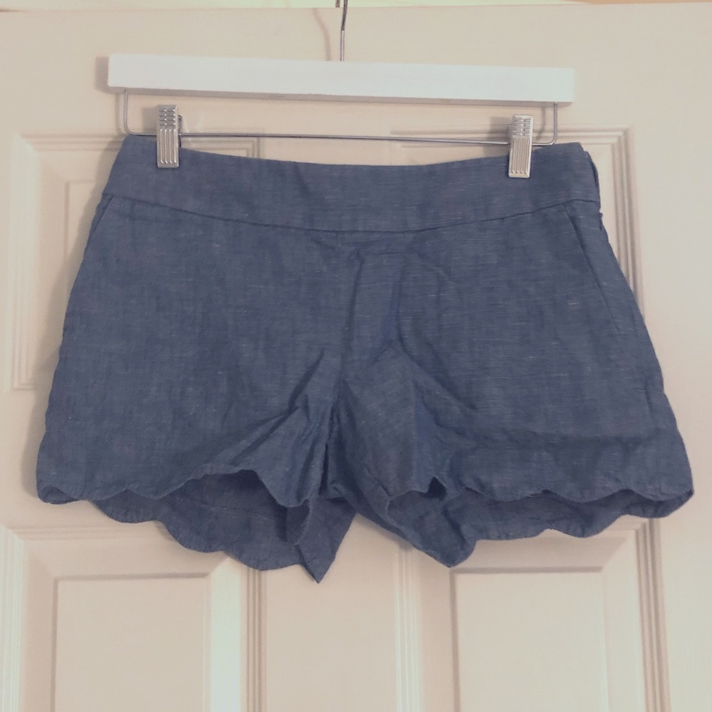 Loft light denim-colored linen shorts with scallop edging